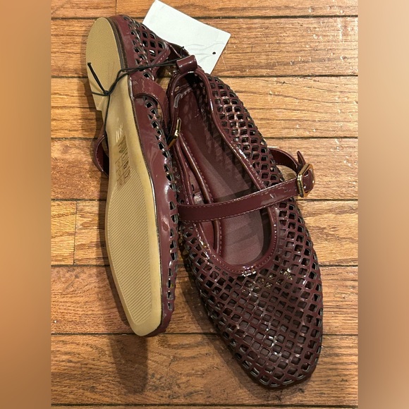 New H&M perforated Mary Jane Flats Burgundy US 9 EUR 40 - Picture 9 of 10